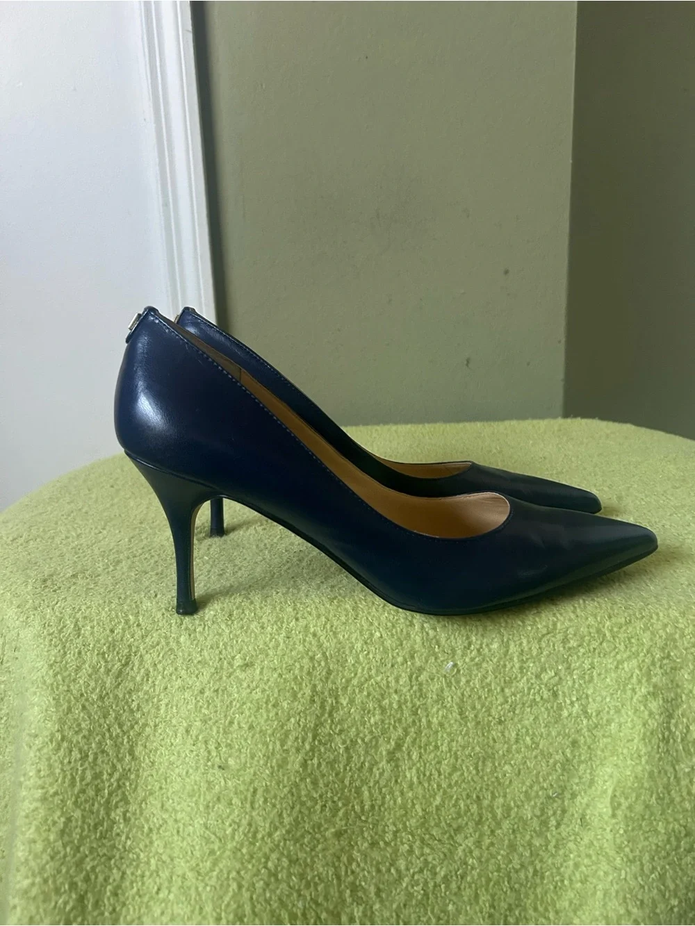 Ivanka Trump Navy Pointed-Toe Pumps Sz 8.5